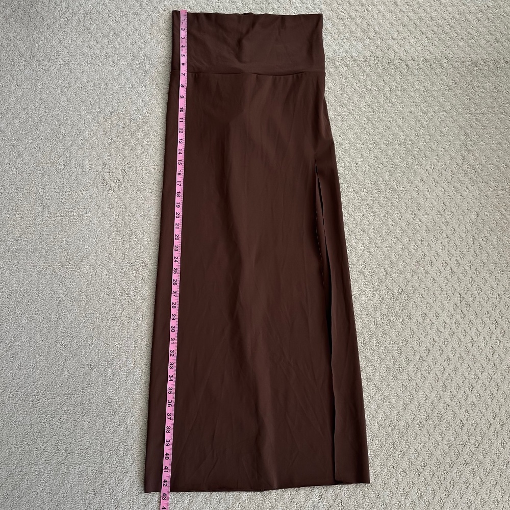 SKIMS Shaping Swim Long Skirt/Cover-Up Cocoa Medium High Slit Beach Pool NWT - Picture 12 of 12